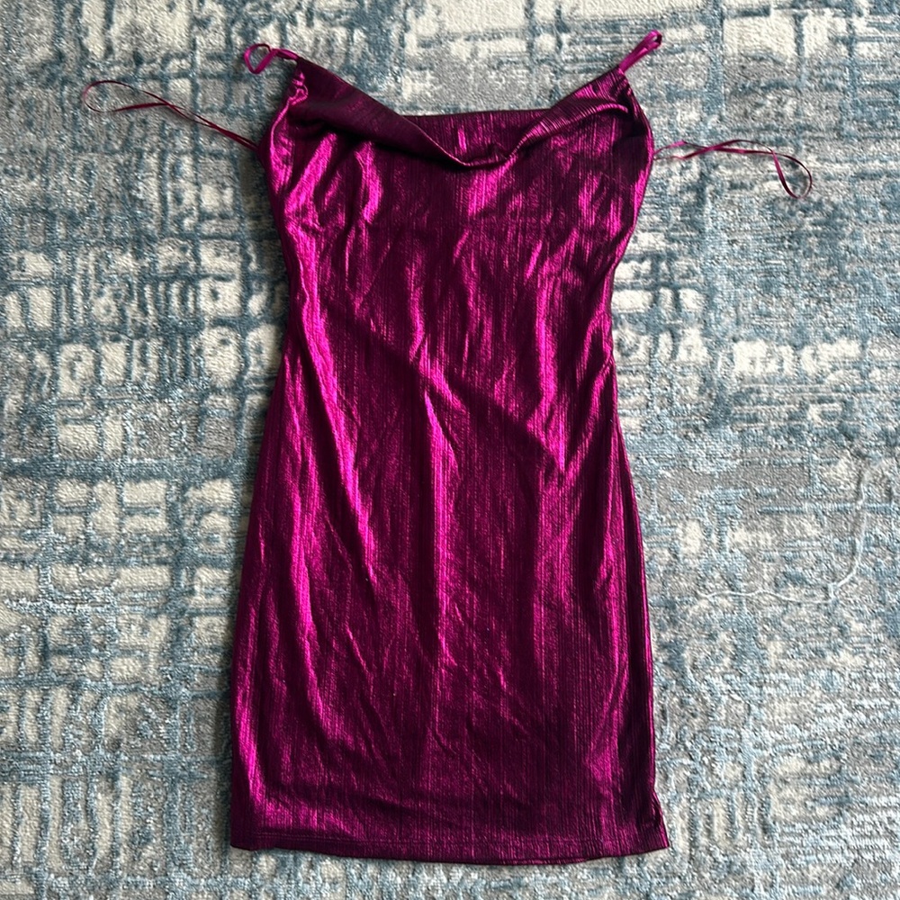 glittery, sort of loose fit, adjustable straps